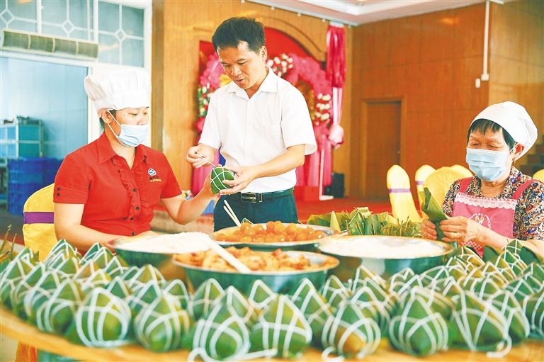 定安：在創(chuàng)新?tīng)I(yíng)銷上下功夫，不斷做大做強(qiáng)“粽子文章”